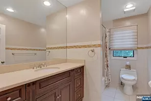 506 Sunderland Rd, Teaneck Township, NJ 07666 - Photo 31