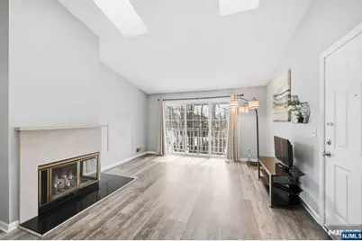 130 Raintree Lane, Mahwah, NJ 07430 - Photo 3