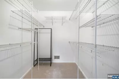 130 Raintree Lane, Mahwah, NJ 07430 - Photo 17