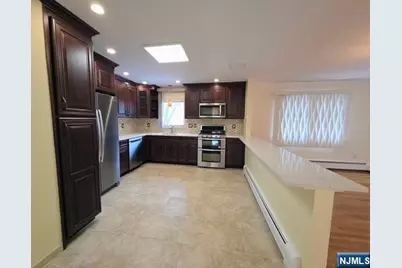 135 Franklin Street, Little Ferry, NJ 07643 - Photo 5