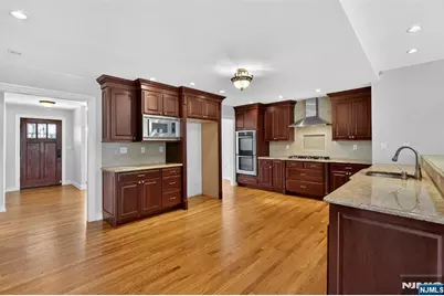 33 Georgia Drive, Wayne, NJ 07470 - Photo 5