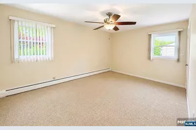274 Seton Hall Drive, Paramus, NJ 07652 - Photo 9