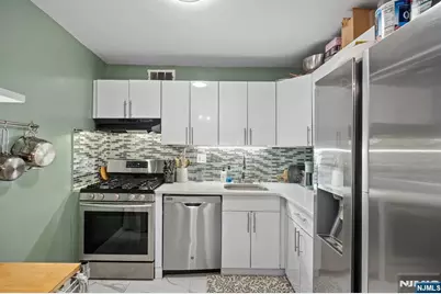 2100 Linwood 17N #17N, Fort Lee, NJ 07024 - Photo 9