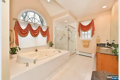 34 Walsh Drive, Mahwah, NJ 07430 - Photo 15