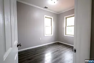 308 Milburn Ave 2nd Fl, Lyndhurst Township, NJ 07071 - Photo 11