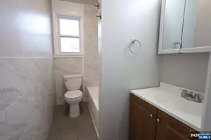 308 Milburn Ave 2nd Fl, Lyndhurst Township, NJ 07071 - Photo 15