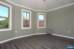 308 Milburn Ave 2nd Fl, Lyndhurst Township, NJ 07071 - Photo 7