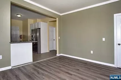 308 Milburn Avenue 2nd Fl #2nd FL, Lyndhurst Township, NJ 07071 - Photo 5