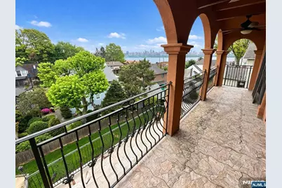 416 Oncrest Terrace, Cliffside Park, NJ 07010 - Photo 25