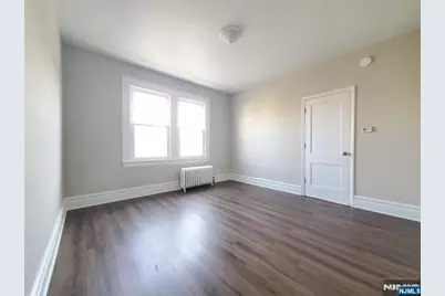 297 Chestnut Street 2R #2R, Kearny, NJ 07032 - Photo 5
