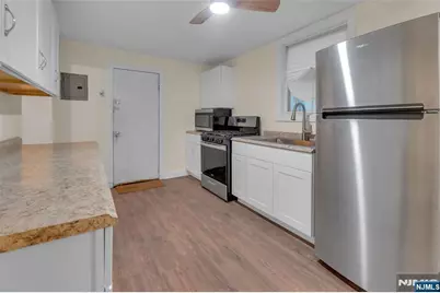 44 Stuyvesant Avenue, Newark, NJ 07106 - Photo 19