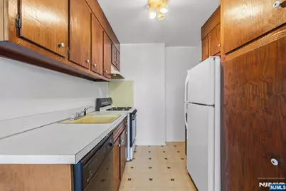 926 Bloomfield 5E #5E, Glen Ridge, NJ 07028 - Photo 13