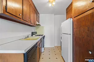 926 Bloomfield 5E, Glen Ridge, NJ 07028 - Photo 13