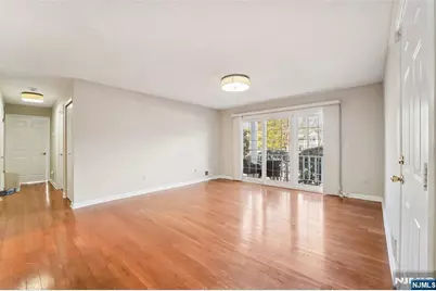 528 Holly Court, Mahwah, NJ 07430 - Photo 5