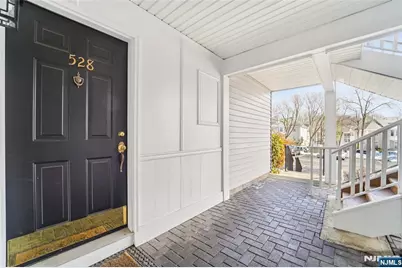 528 Holly Court, Mahwah, NJ 07430 - Photo 3