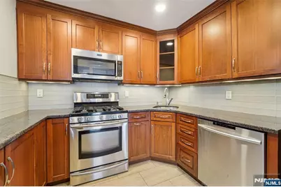 528 Holly Court, Mahwah, NJ 07430 - Photo 15