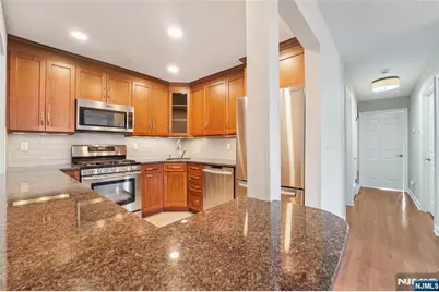 528 Holly Court, Mahwah, NJ 07430 - Photo 11