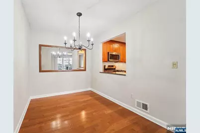 528 Holly Court, Mahwah, NJ 07430 - Photo 9