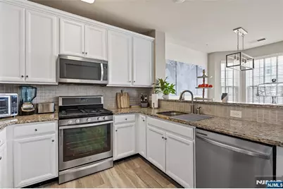 75 Wesmont Drive 1812 #1812, Wood Ridge, NJ 07075 - Photo 9