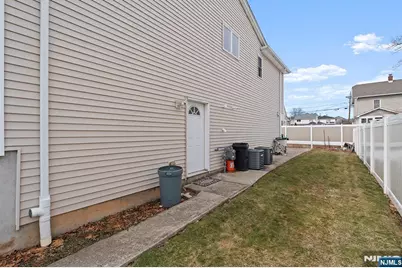 9 15th Avenue, Elmwood Park, NJ 07407 - Photo 31