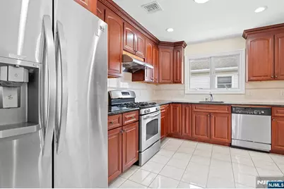 9 15th Avenue, Elmwood Park, NJ 07407 - Photo 9