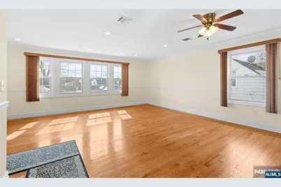 9 15th Avenue, Elmwood Park, NJ 07407 - Photo 7