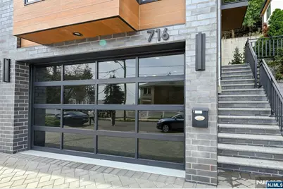 714 Undercliff Avenue 714 #714, Edgewater, NJ 07020 - Photo 3