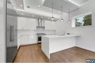 714 Undercliff Avenue 714 #714, Edgewater, NJ 07020 - Photo 15