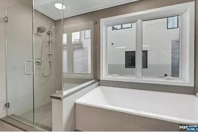 714 Undercliff Avenue 714 #714, Edgewater, NJ 07020 - Photo 25