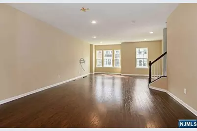 70 Truman Drive, Wood Ridge, NJ 07075 - Photo 9
