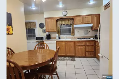 10 Sunrise Avenue, Bloomingdale, NJ 07403 - Photo 7