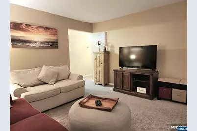 10 Sunrise Avenue, Bloomingdale, NJ 07403 - Photo 5