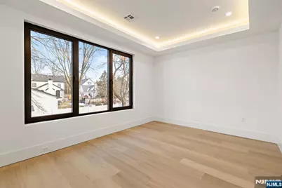210 Hillcrest Drive, Paramus, NJ 07652 - Photo 19