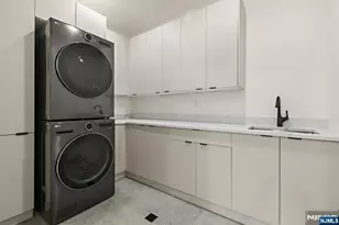 210 Hillcrest Dr, Paramus, NJ 07652 - Photo 21