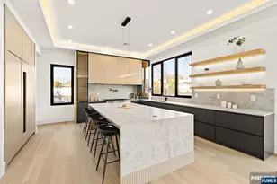 210 Hillcrest Dr, Paramus, NJ 07652 - Photo 5