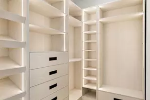 210 Hillcrest Dr, Paramus, NJ 07652 - Photo 11