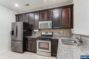 22 Veterans Dr, Wood Ridge, NJ 07075 - Photo 13