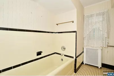 669 Ramapo Road, Teaneck Township, NJ 07666 - Photo 25