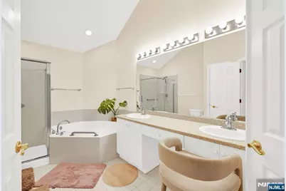 717 Regal Boulevard, Livingston, NJ 07039 - Photo 35