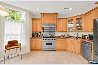 717 Regal Boulevard, Livingston, NJ 07039 - Photo 25