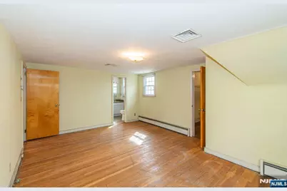 567 Windsor Road, Wood Ridge, NJ 07075 - Photo 9