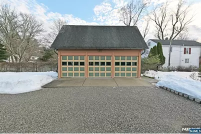 25 Pascack Road, Park Ridge, NJ 07656 - Photo 33