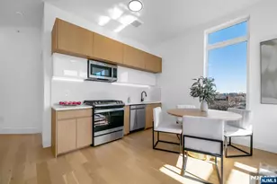 649 38th Street 502, Union City, NJ 07087 - Photo 5