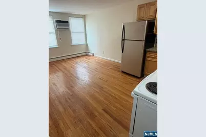 137 70th Street, Guttenberg, NJ 07093 - Photo 9