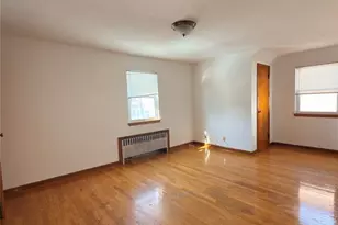 317 Harriet Ave Upstairs, Palisades Park, NJ 07650 - Photo 3