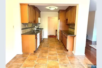 2185 Lemoine Avenue 4M #4M, Fort Lee, NJ 07024 - Photo 11