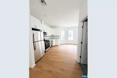 346-348 Woodside Avenue, Newark, NJ 07104 - Photo 17