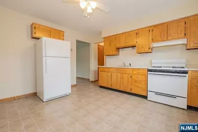 216 Ringwood Avenue 2 #2, Pompton Lakes, NJ 07442 - Photo 3