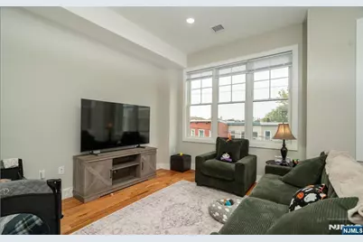 40 Wright Avenue, Jersey City, NJ 07306 - Photo 13