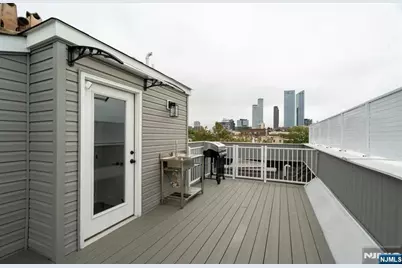 40 Wright Avenue, Jersey City, NJ 07306 - Photo 19